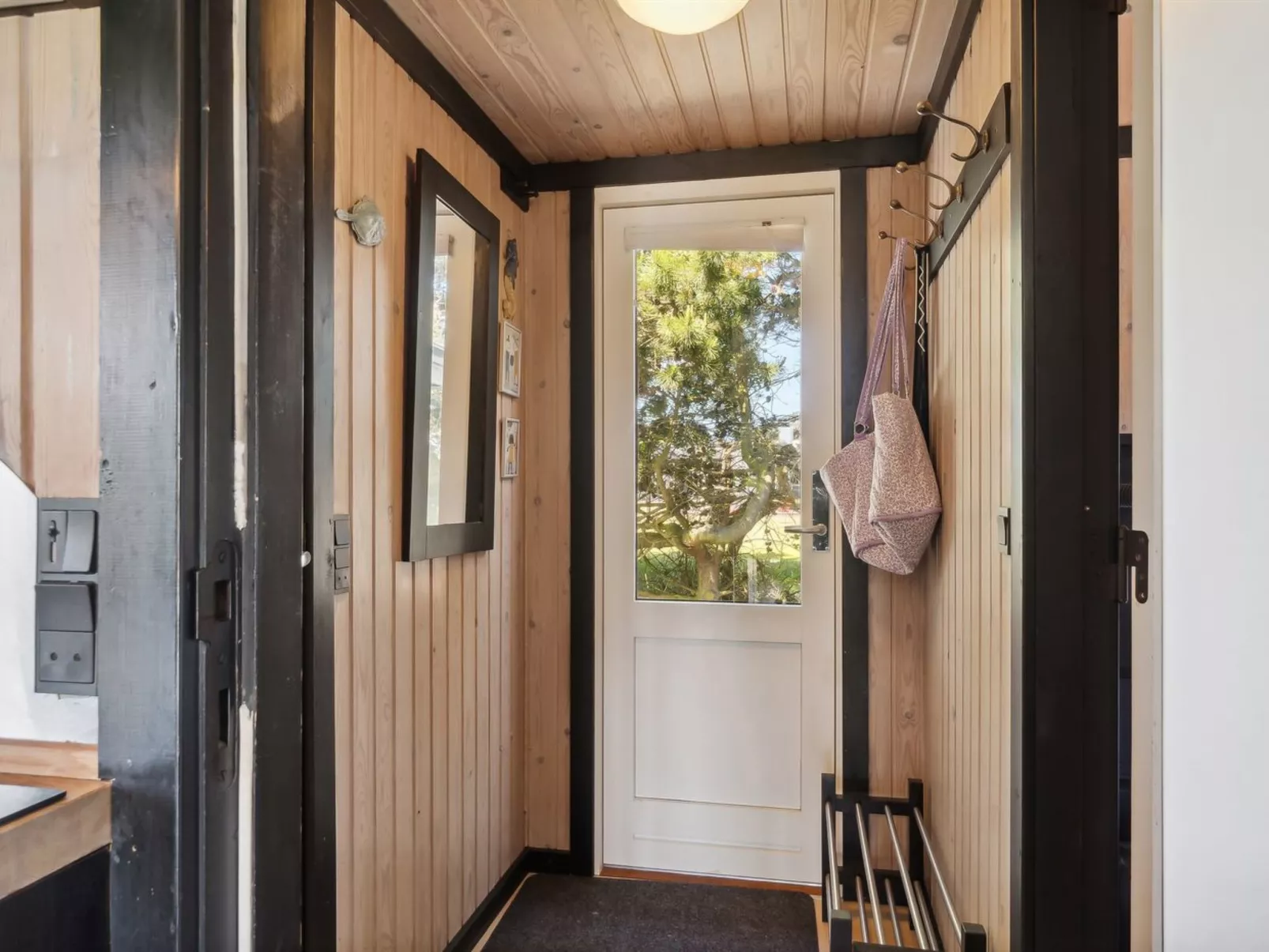"Litle" - 600m from the sea-Binnen