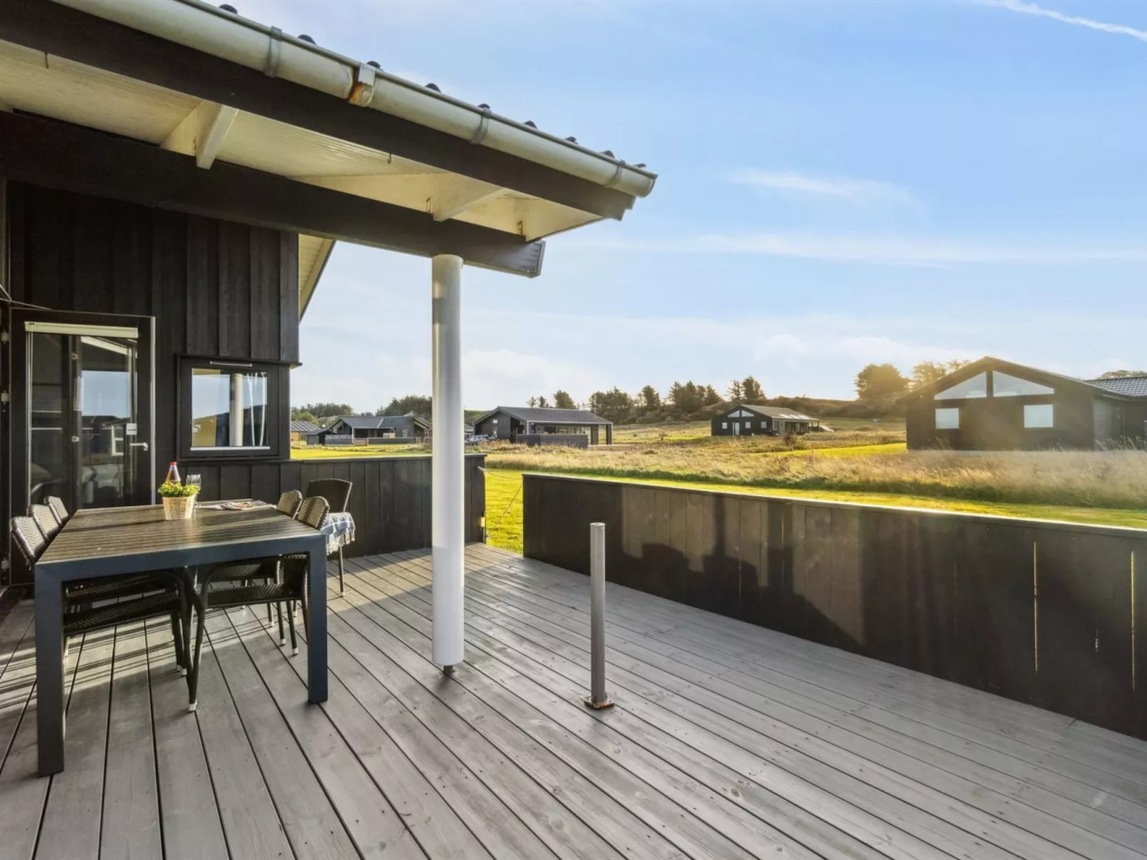"Auvo" - 600m from the sea-Buiten