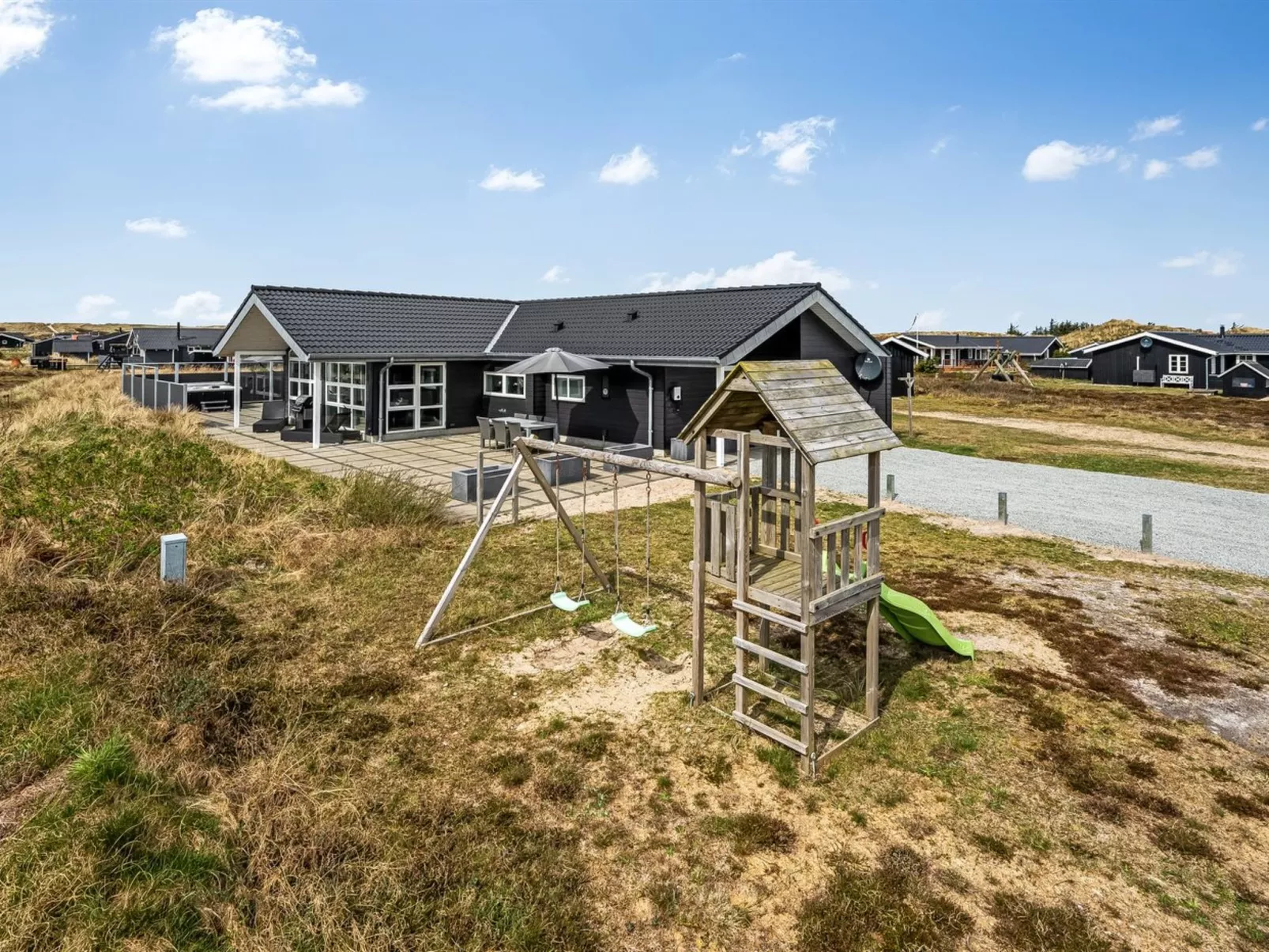 "Ennie" -  from the sea-Buiten