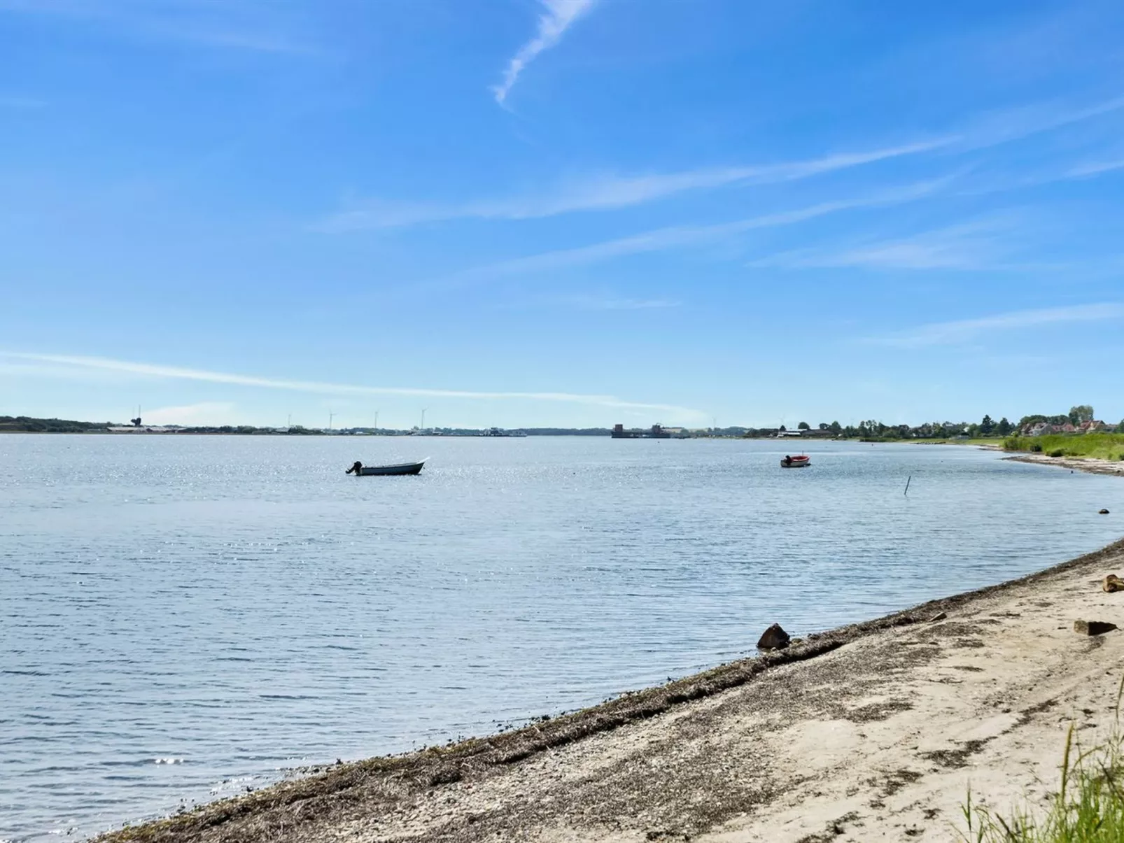 "Rina" - 30m to the inlet-Buiten