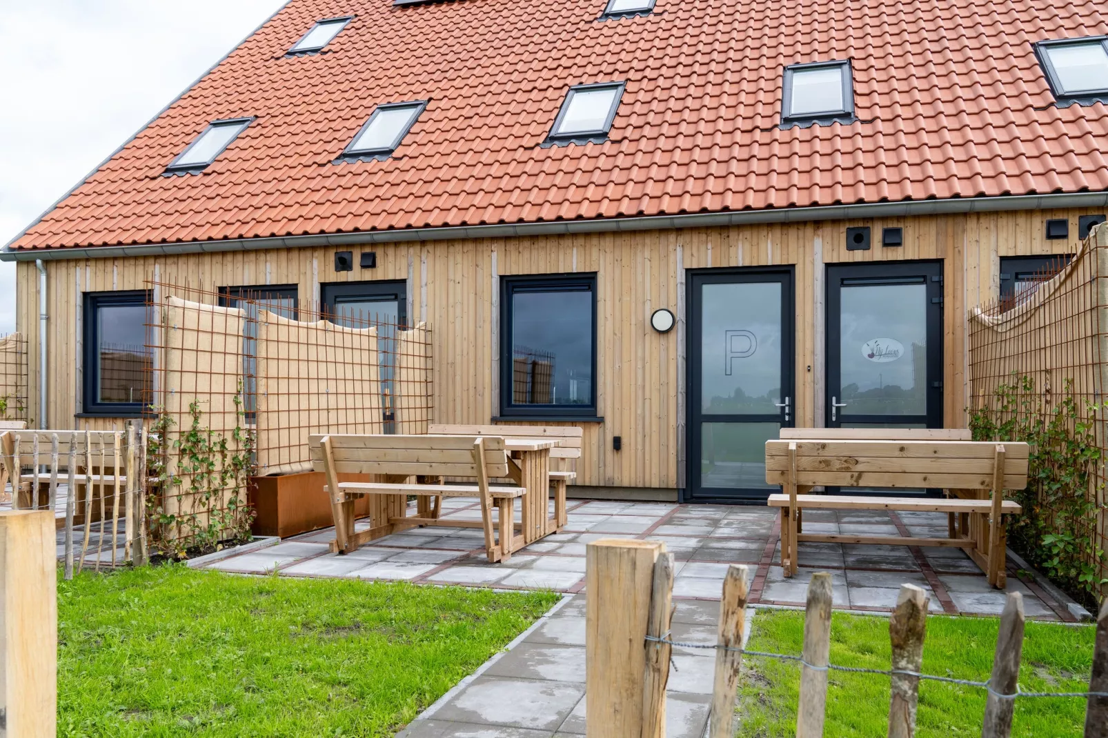 Friese Villa 8 in Leons-Tuinen zomer
