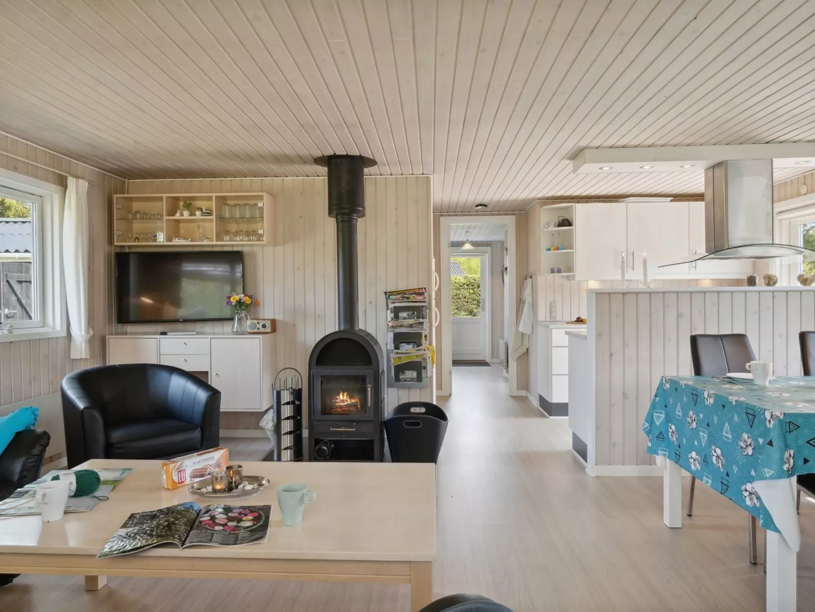 "Inan" - 300m from the sea-Binnen