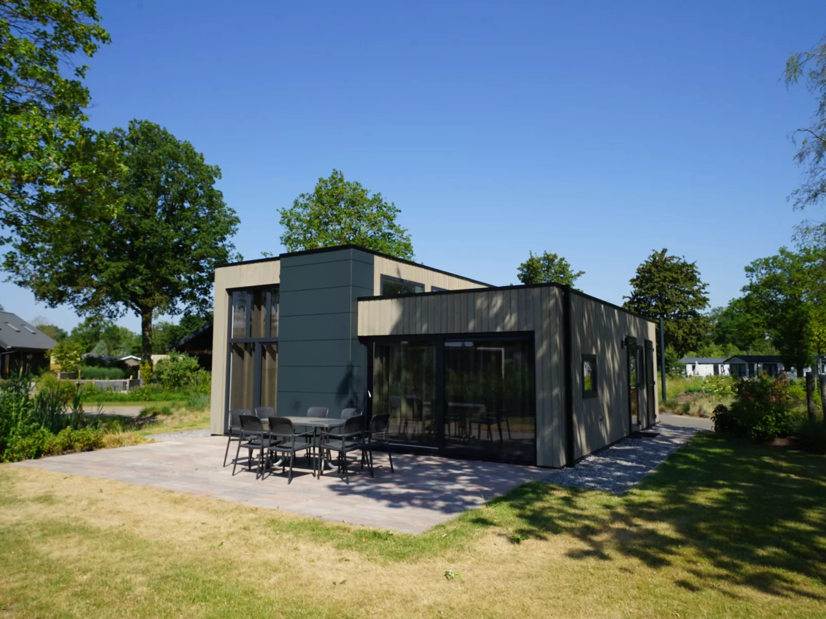 Cube Elite 6-Buiten