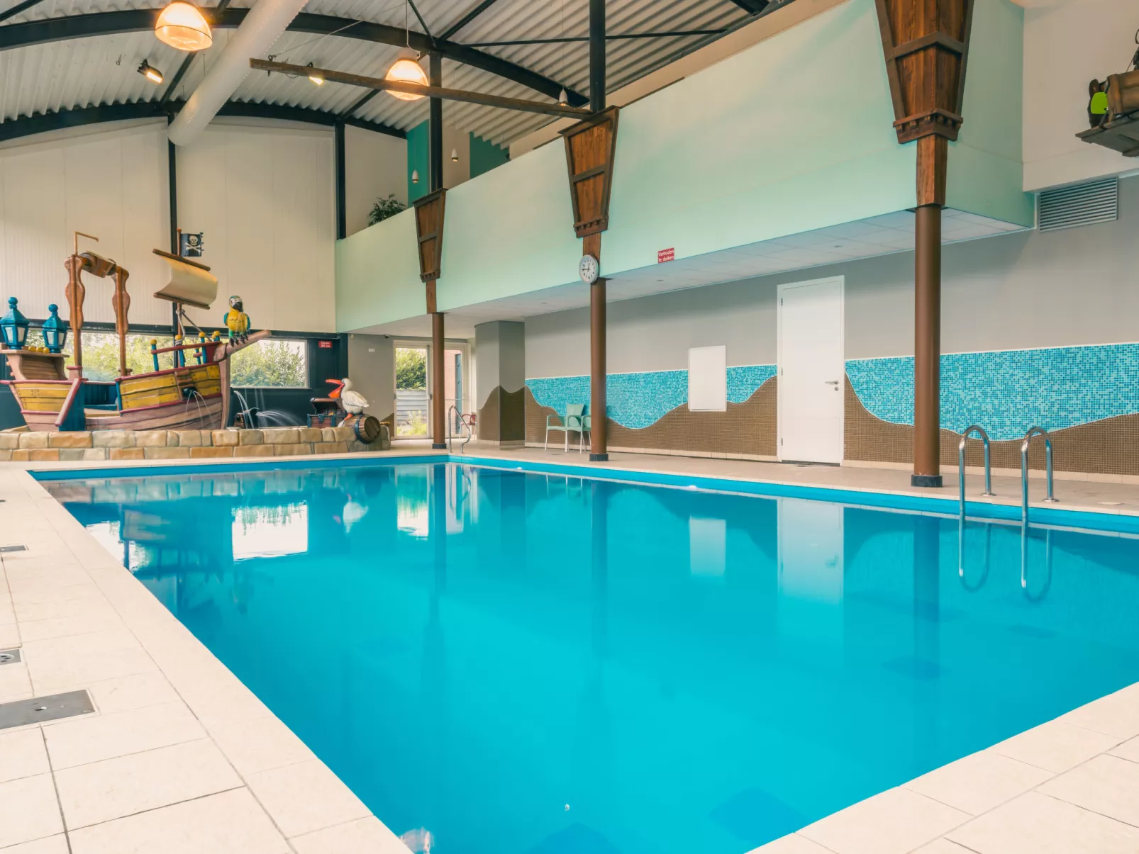 Hackfort Hottub 6-Binnen
