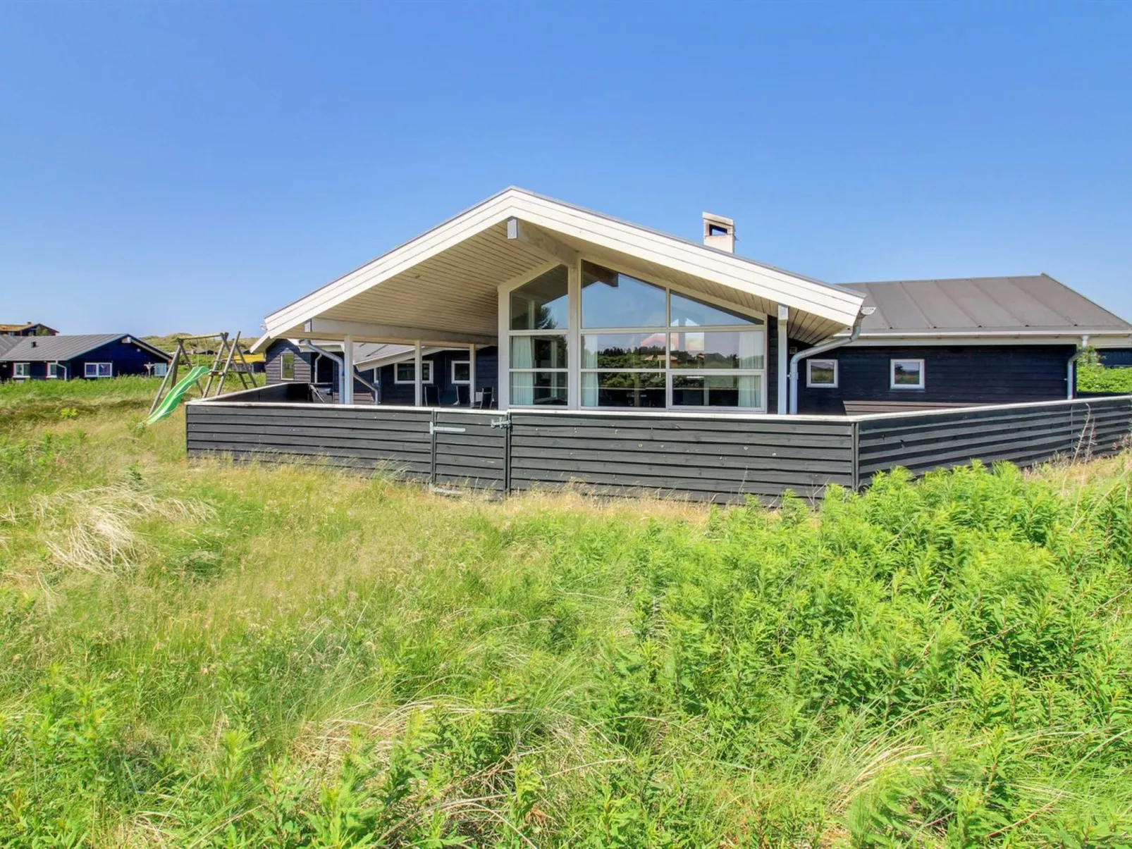 "Thrugils" - 800m from the sea