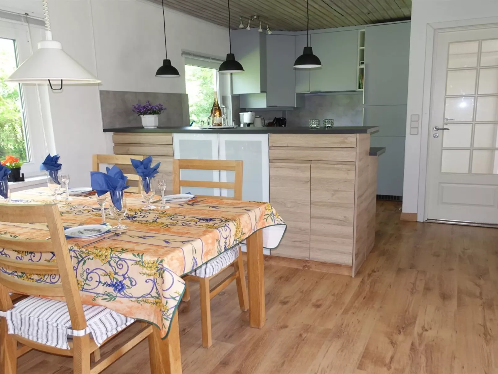 "Merit" - 800m from the sea-Binnen