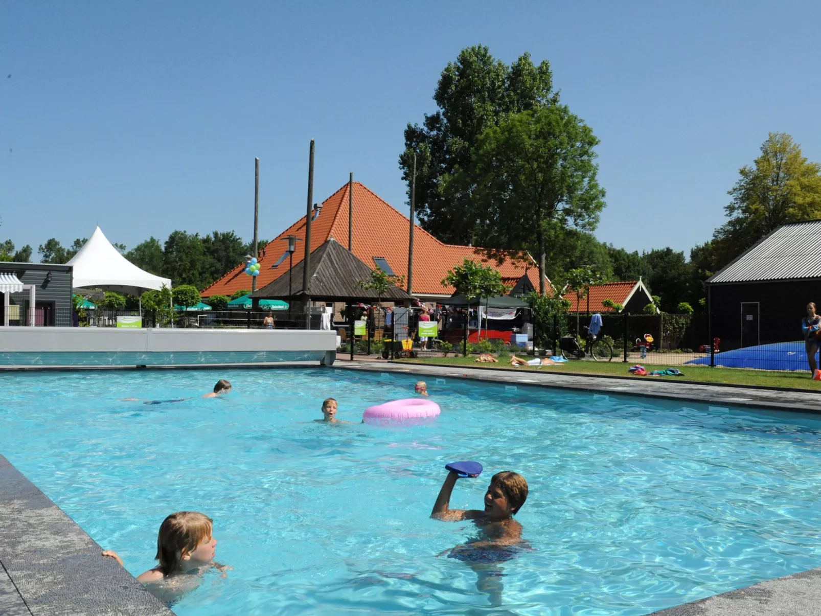 Exclusif 6-Buiten