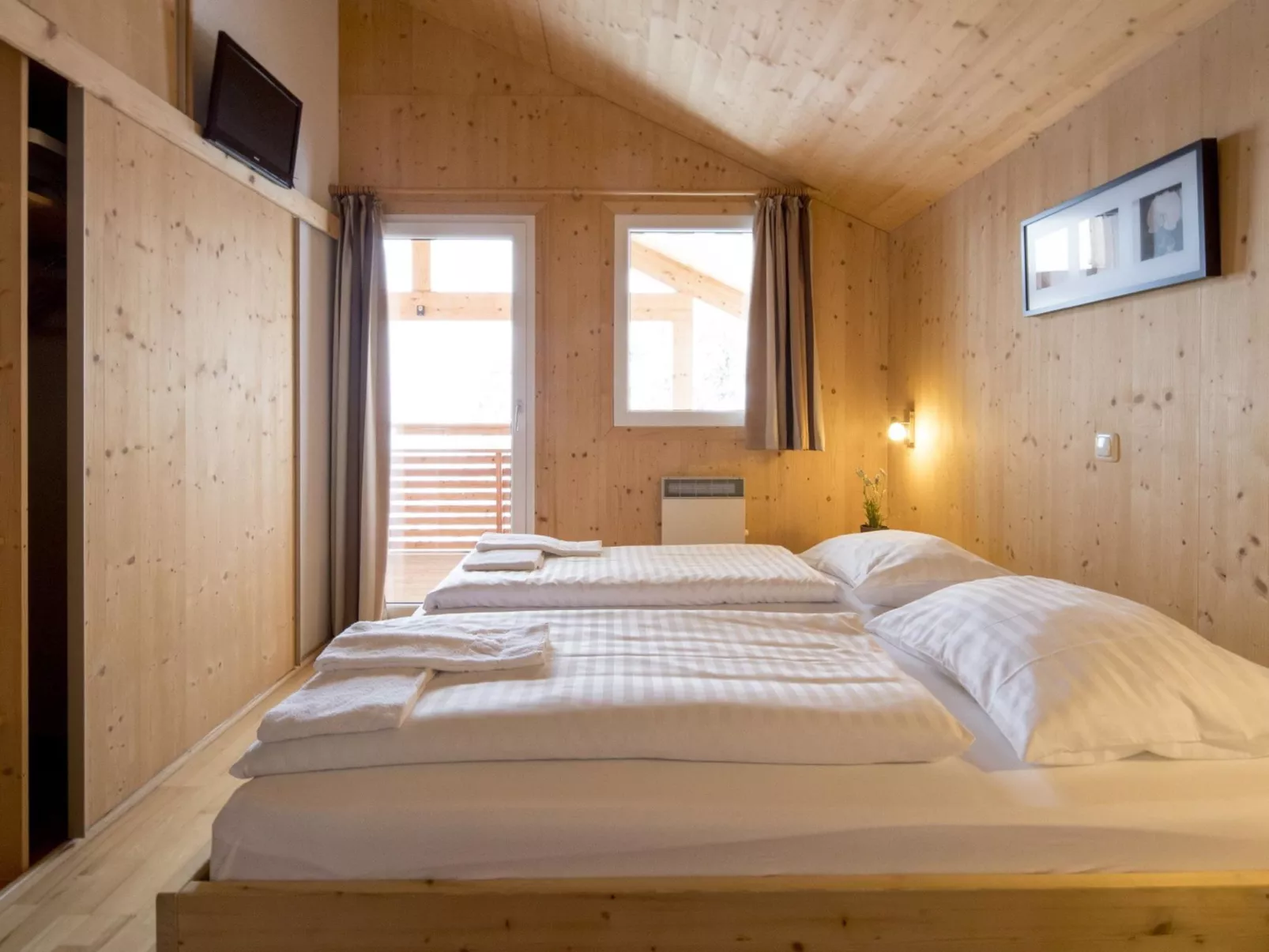 #11 mit IR-Sauna & Sprudelwanne Innen-Binnen