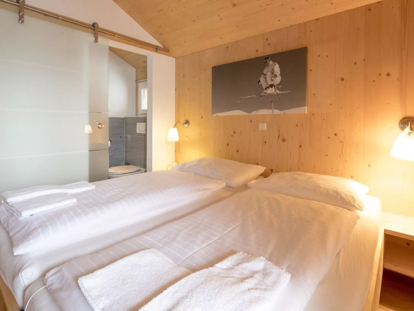 #16 mit IR-Sauna&Sprudelbad innen-Binnen