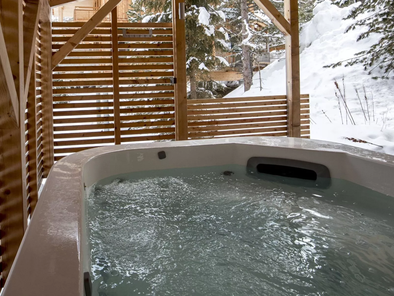 #17 mit IR-Sauna&Sprudelwanne aussen-Buiten