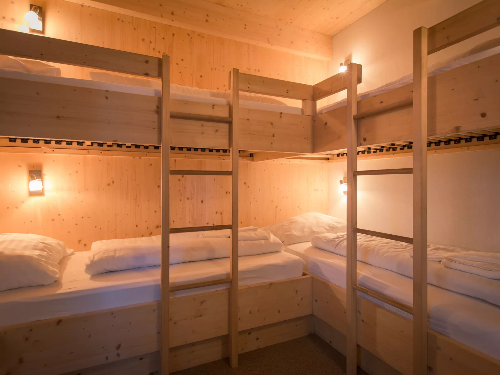 #44 mit Sauna und Sprudelbad innen-Binnen