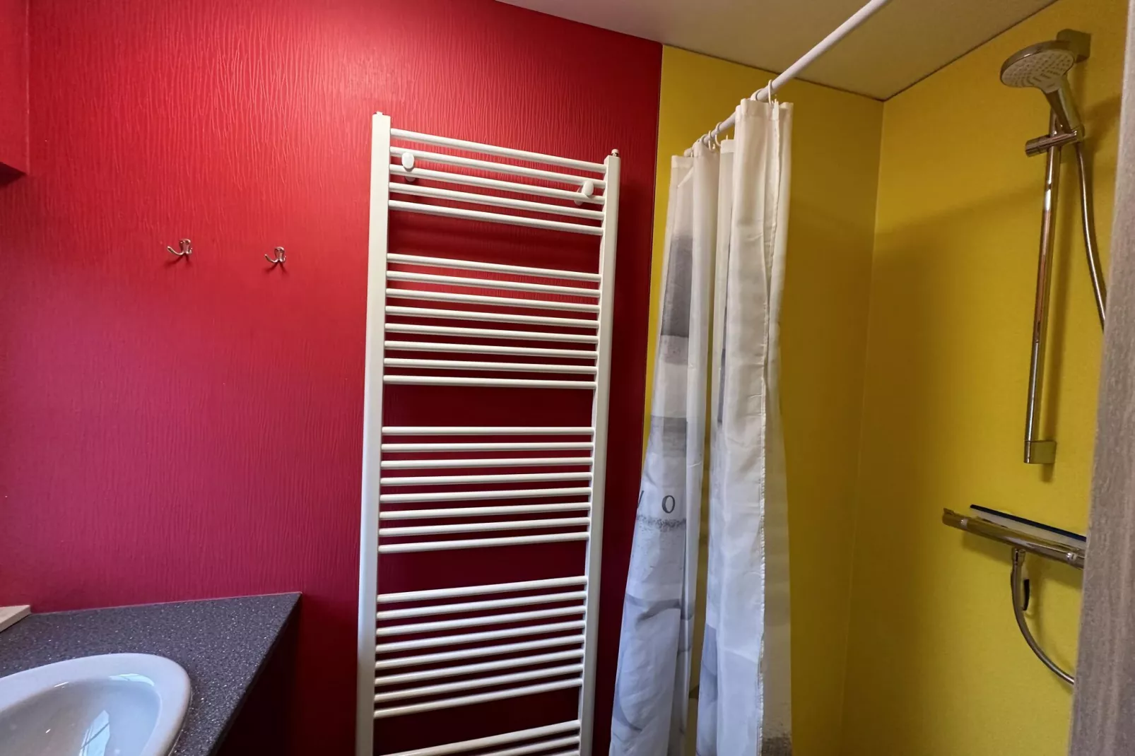 Magnifique habitation pour 15 personnes-Badkamer