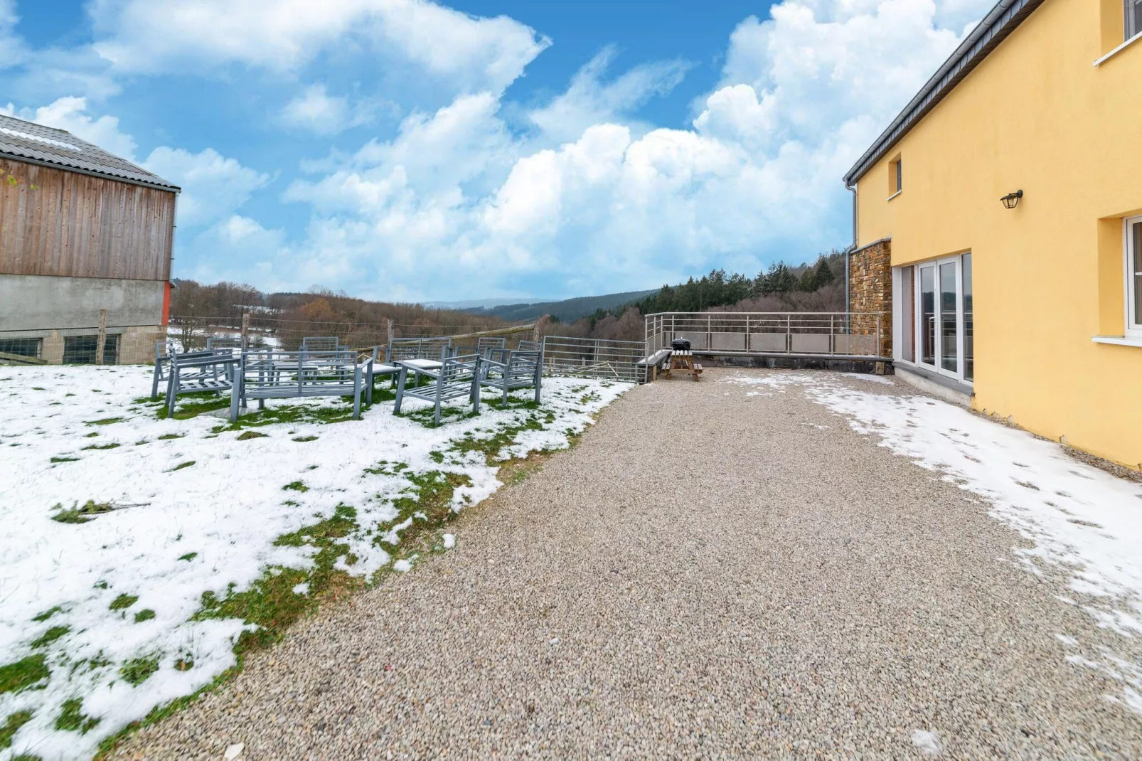 Magnifique habitation pour 15 personnes-Uitzicht winter