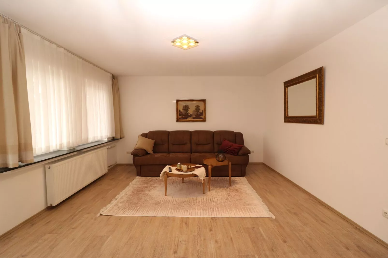 Apartment mit Wasserbett-Woonkamer