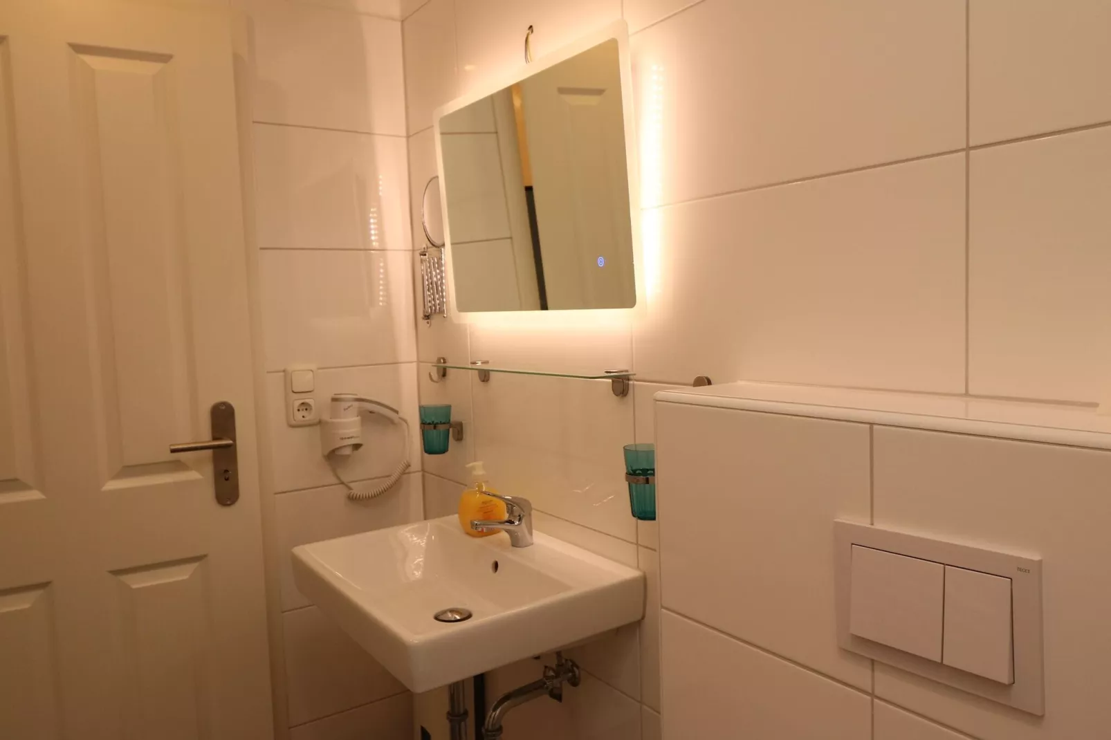 Zentrales Apartment in Messenähe-Badkamer