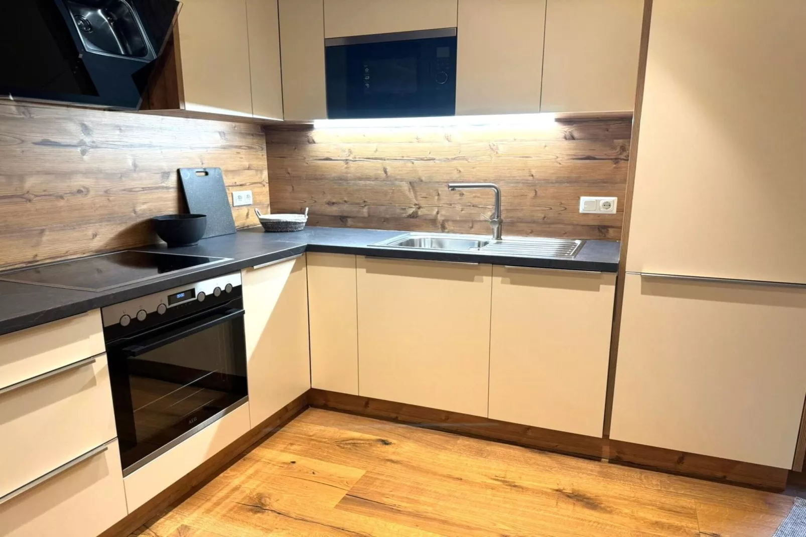 Apartment 6