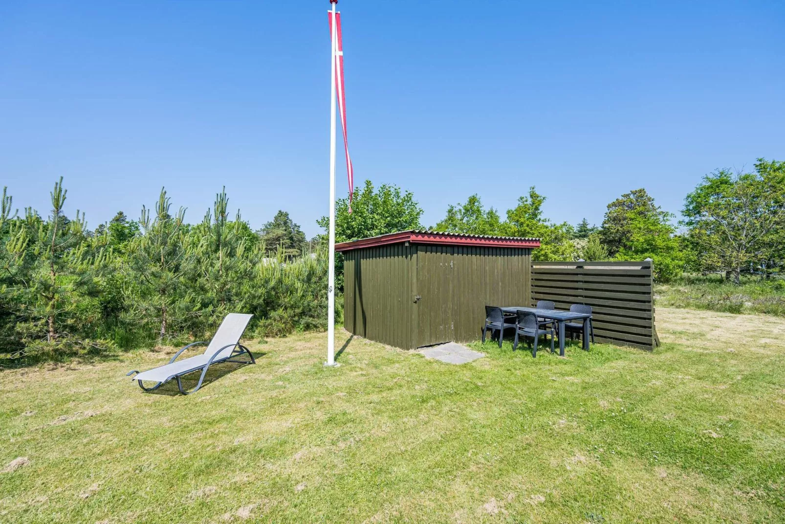 Afgelegen dennenboomhut-By Traum-Niet-getagd