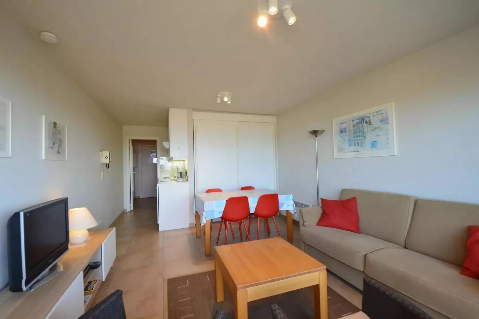 PLAZA A2/0022-Woonkamer