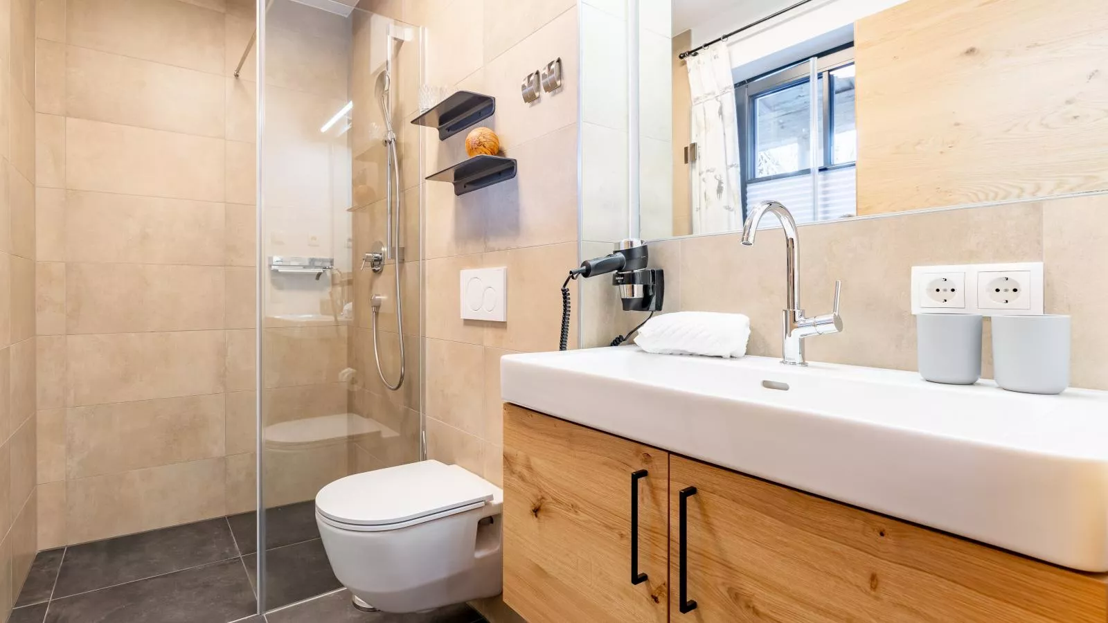 Tauernlodge Wagrain Edelweiss 42E-Badkamer