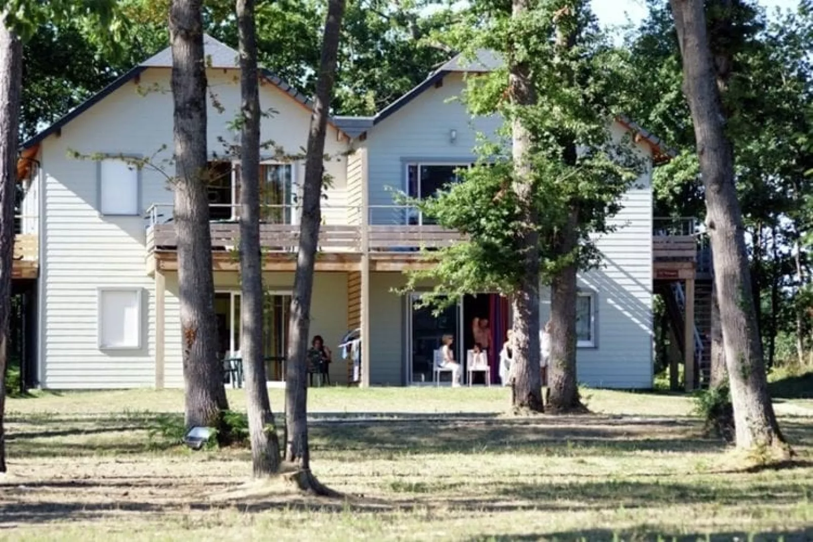 Relais du Plessis 1-Buitenkant zomer