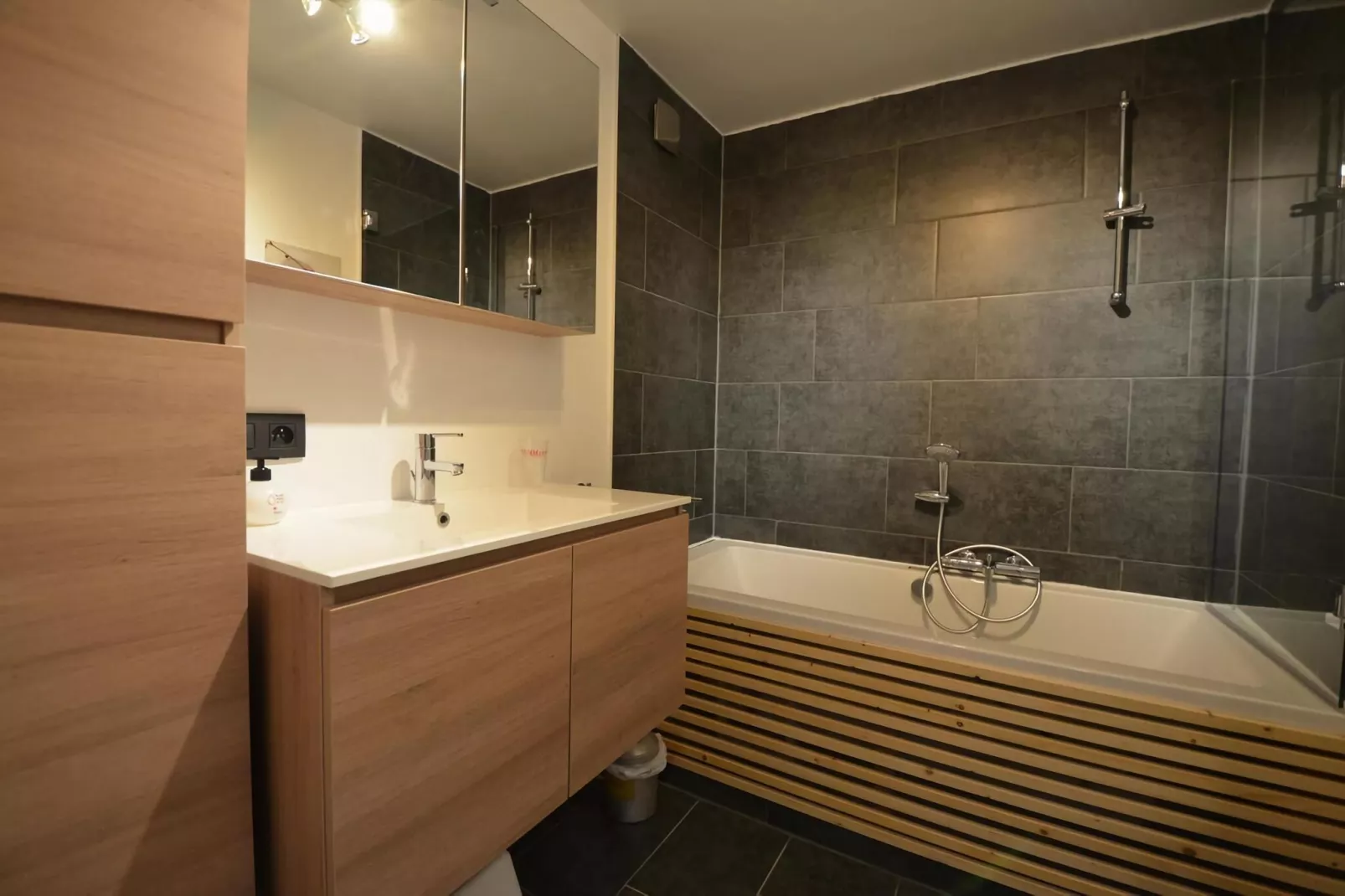 STTROP/STTRO201-Badkamer