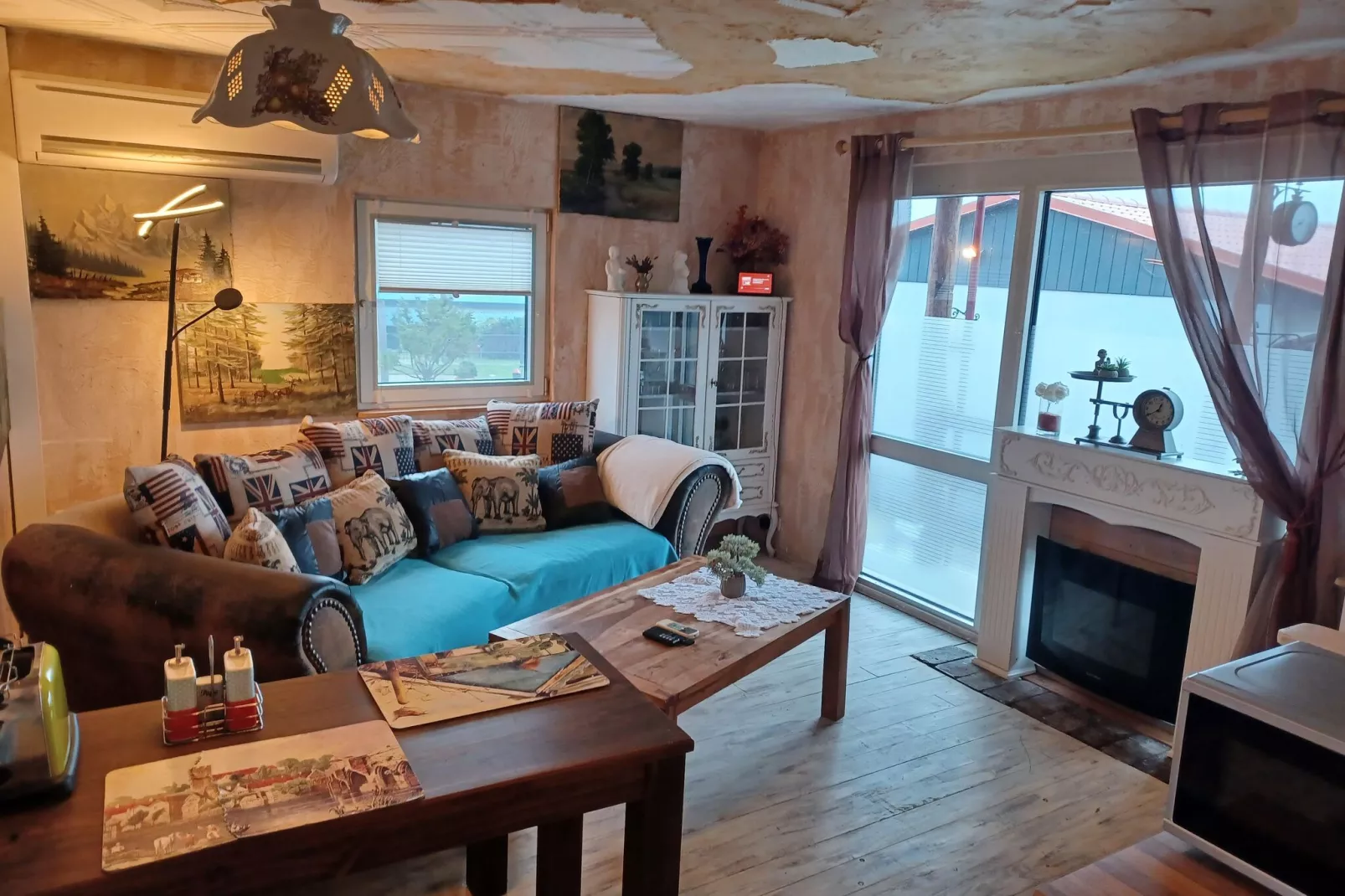 Hundefreundliches Ferienhaus am See MIT Whirlpool-Woonkamer