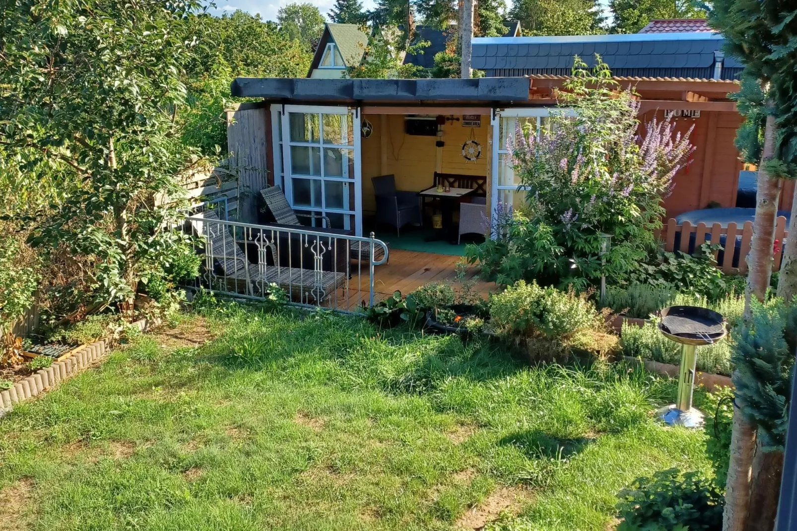 Hundefreundliches Ferienhaus am See MIT Whirlpool-Tuinen zomer