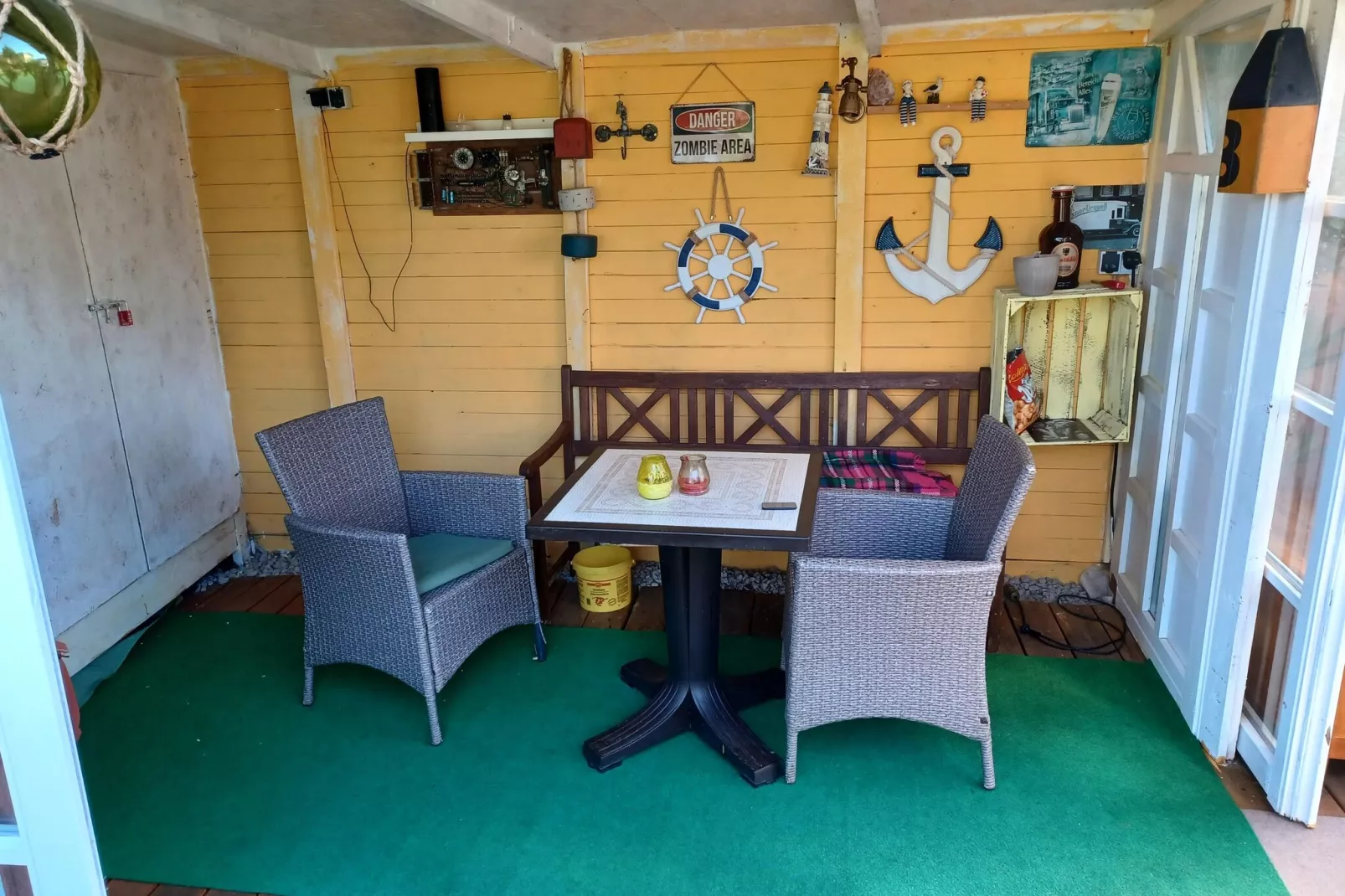 Hundefreundliches Ferienhaus am See MIT Whirlpool-Terrasbalkon
