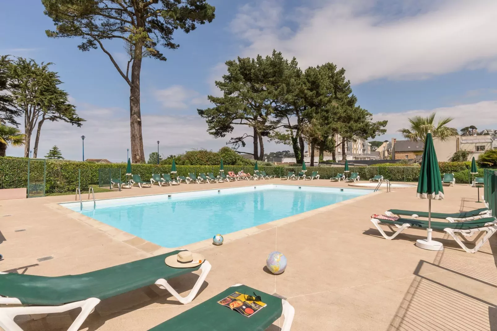 Residence L'Archipel Perros-Guirec // 25S Superior - Apt 5 p- 1 bedroom - sea view-Zwembad