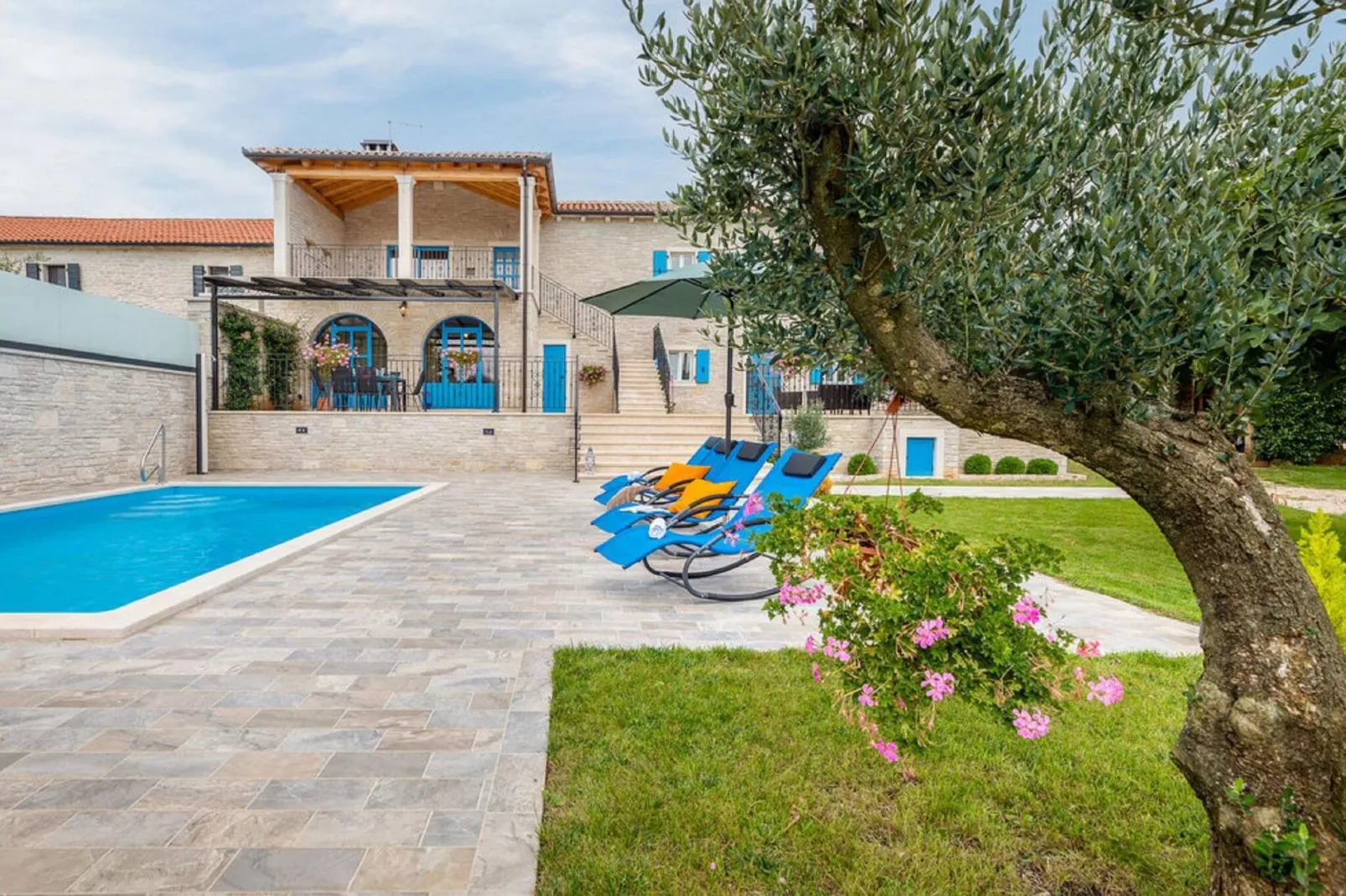 Villa Cristian-Buitenkant zomer