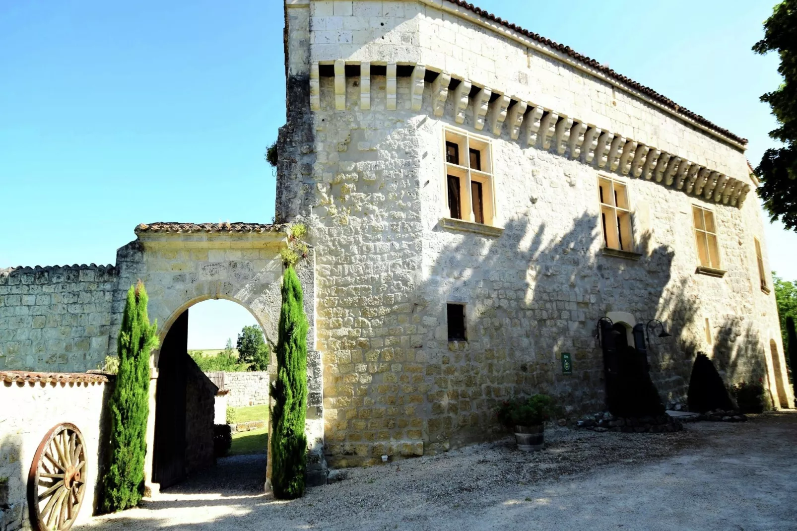 Chateau de plèneselve 12P-Buitenkant zomer