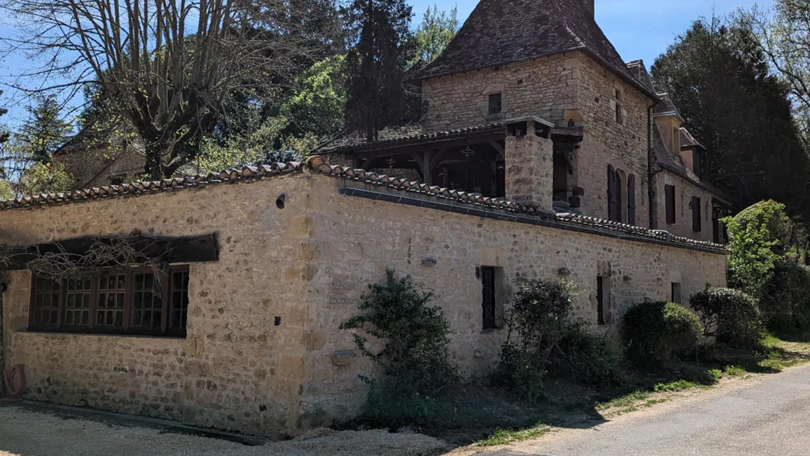 Gite Cottage-Buitenkant zomer