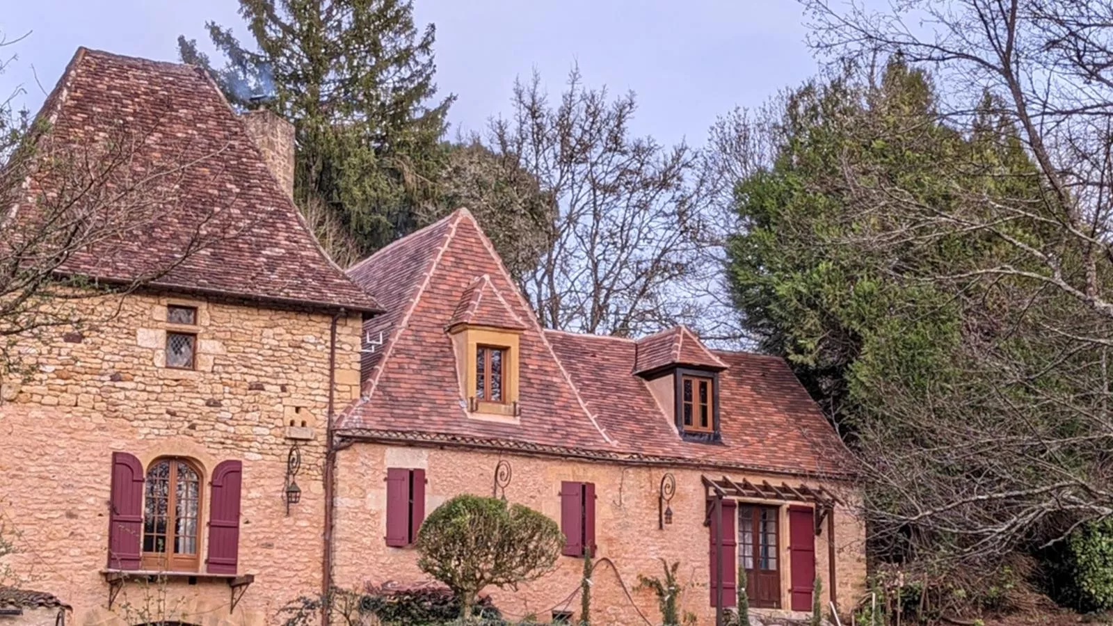 Gite Cottage-Buitenkant zomer