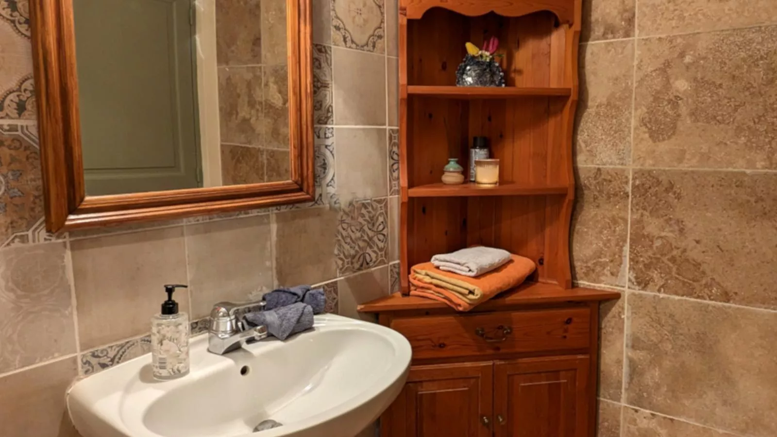 Gite Cottage-Badkamer
