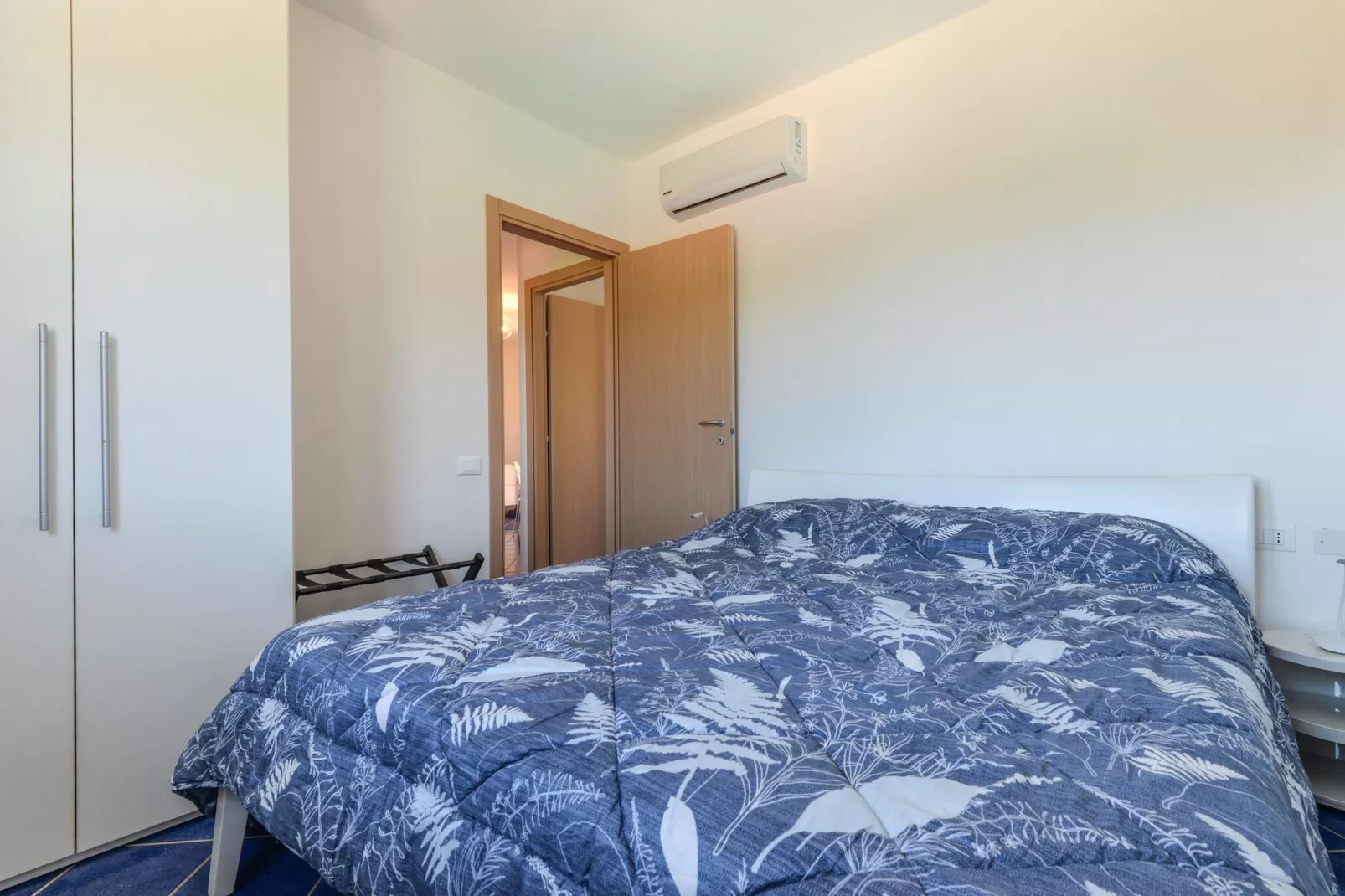 RES "I CASTAGNI" APPARTAMENTO  TRILOCALE LA CHICCA con Vista Mare-Slaapkamer