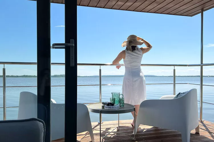 Domek na wodzie dla 6 osób-Terrasbalkon