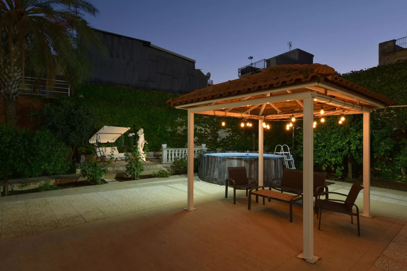 Casa Bianca Einzelhaus fuer 8 Personen  mit Privatpool-Tuinen zomer