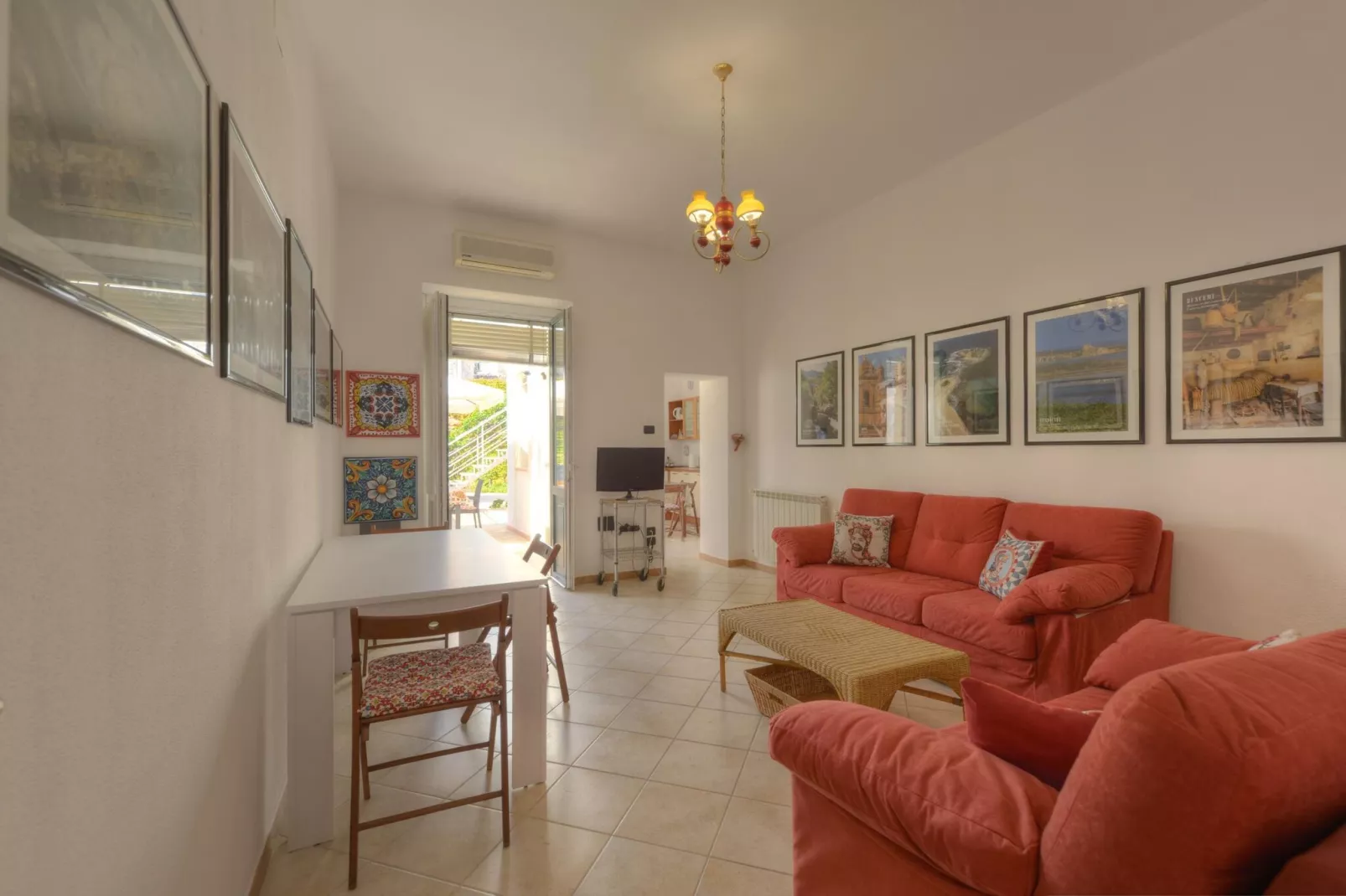 Casa Bianca Einzelhaus fuer 4 Pers mit Privatpool