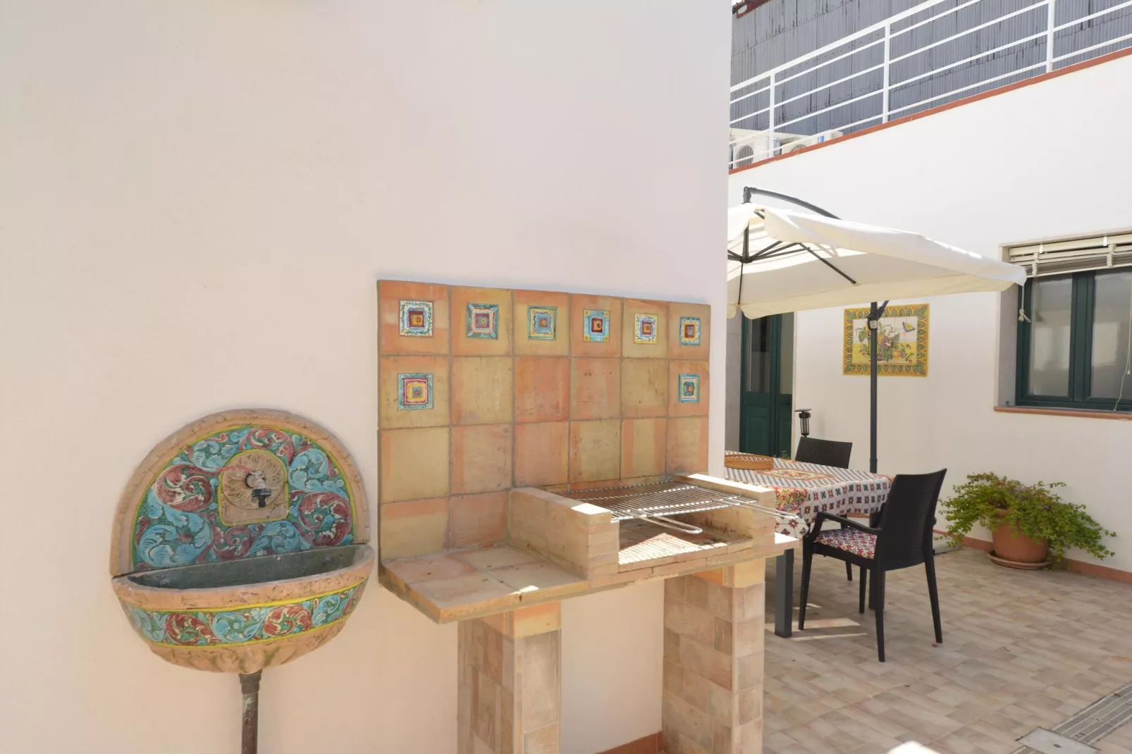 Casa Bianca Einzelhaus fuer 4 Pers mit Privatpool