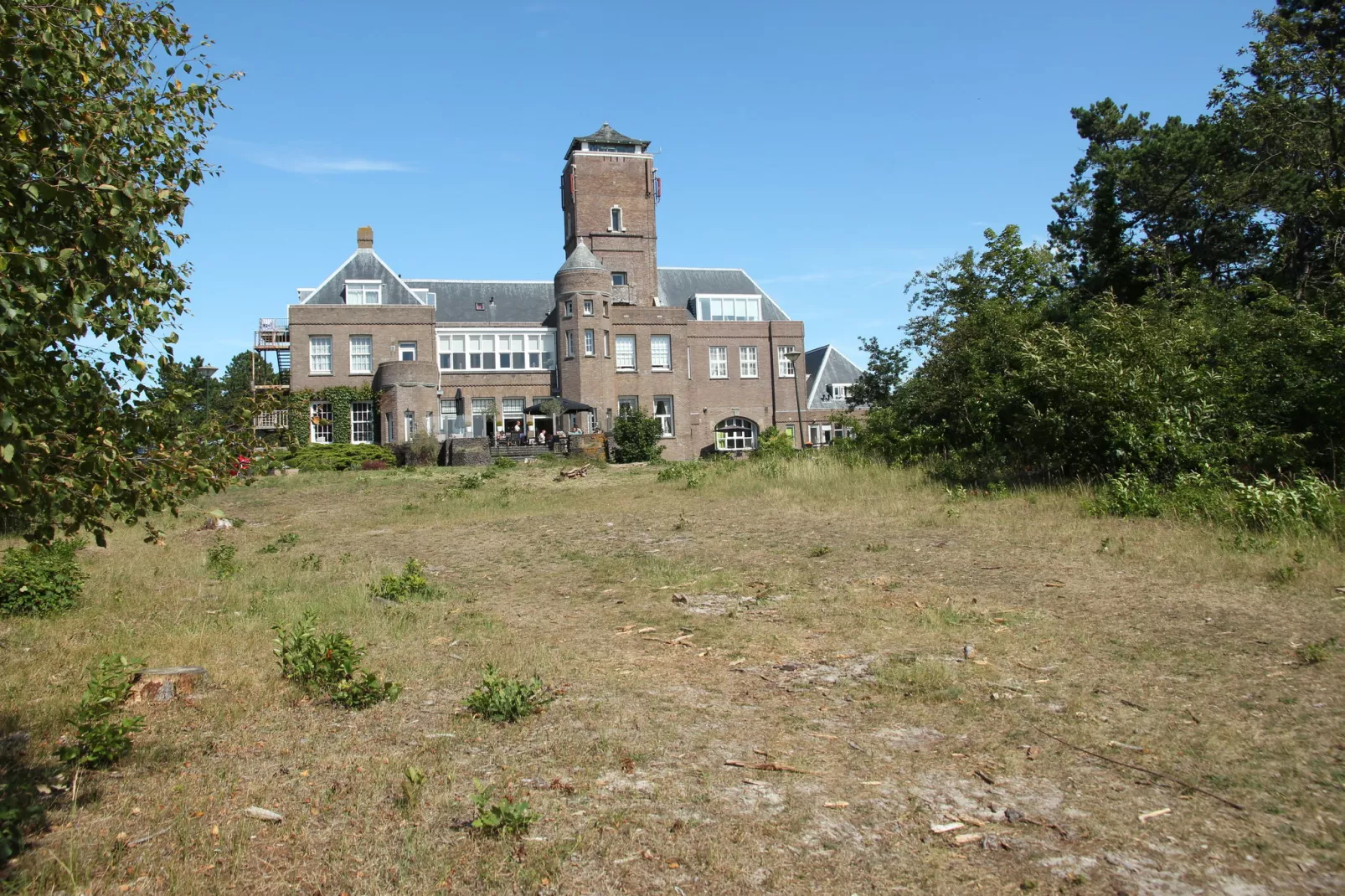 Huize Glory Tijgeroog-Buitenkant zomer