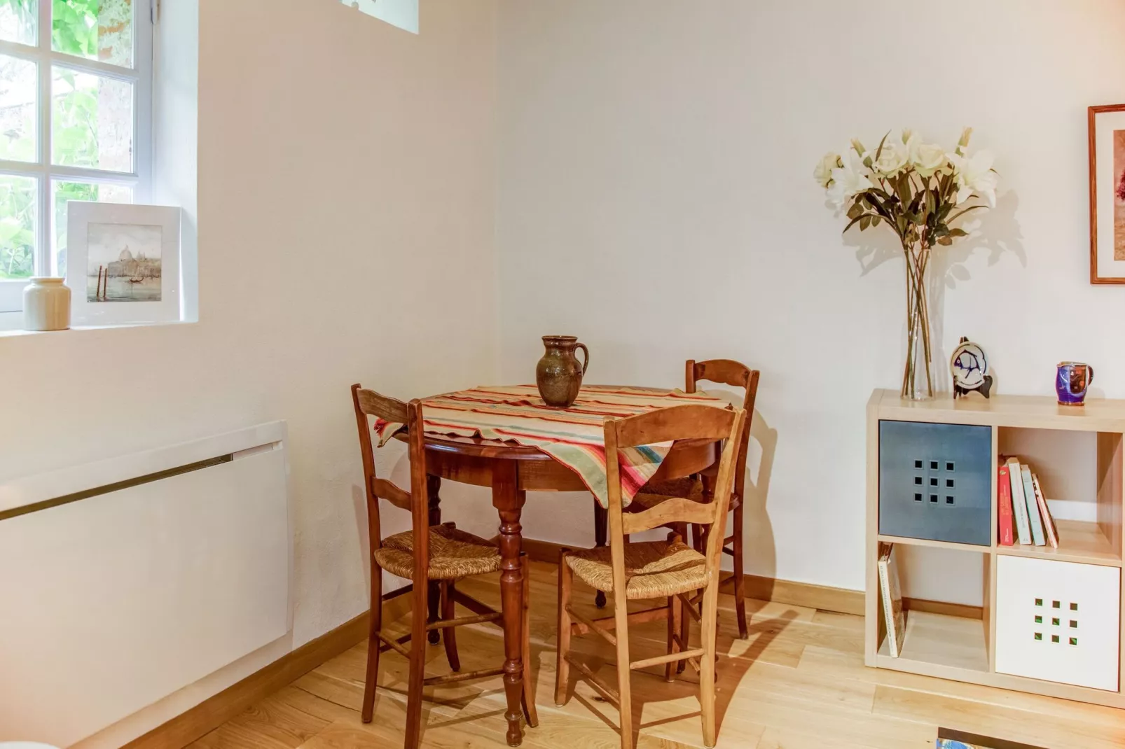 Vakantiehuis in Houtteville met tuin-Eetkamer