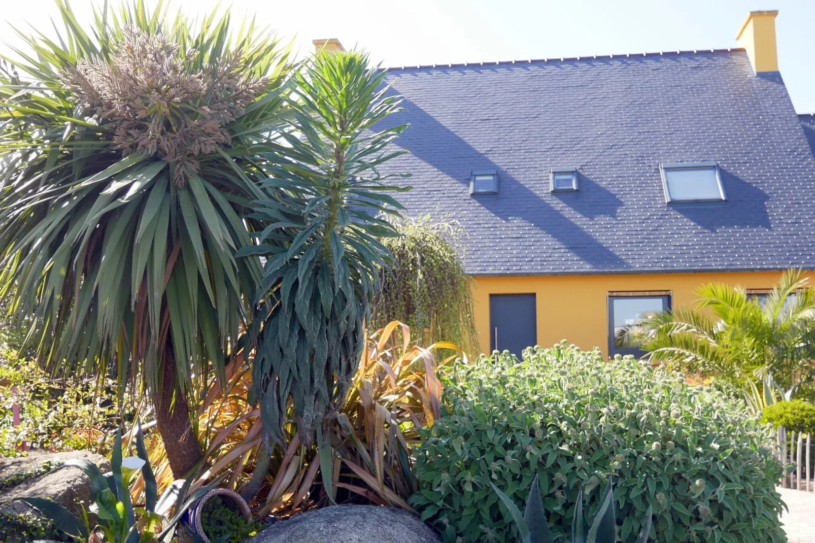 Ferienhaus mit Jacuzzi in Guisseny-Buitenkant zomer