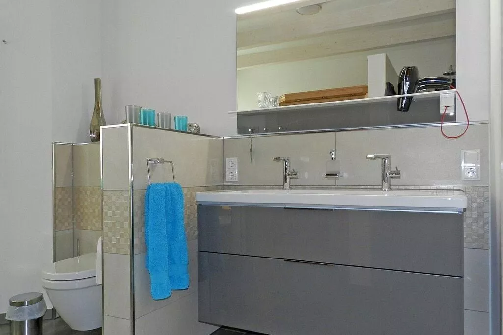 183035-Badkamer