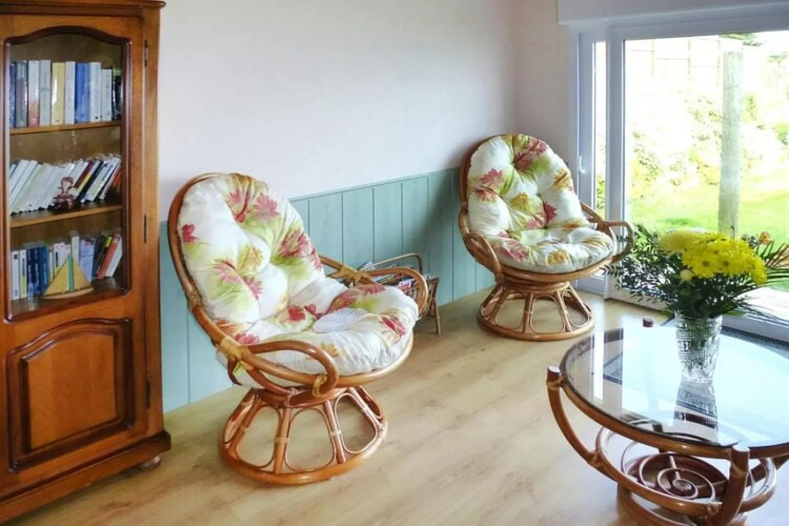 Holiday home Locquirec-Woonkamer
