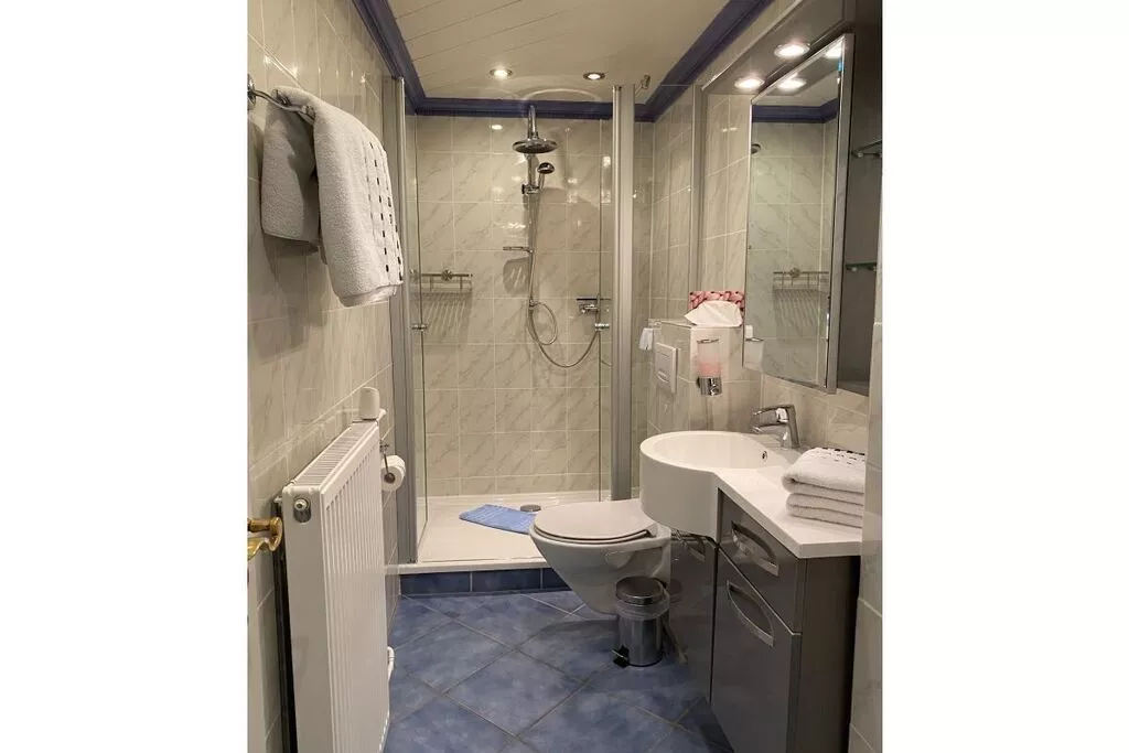 110033-Badkamer