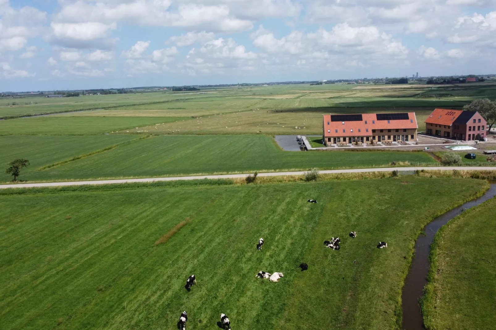 Friese villa 9 in Leons-Buitenkant zomer