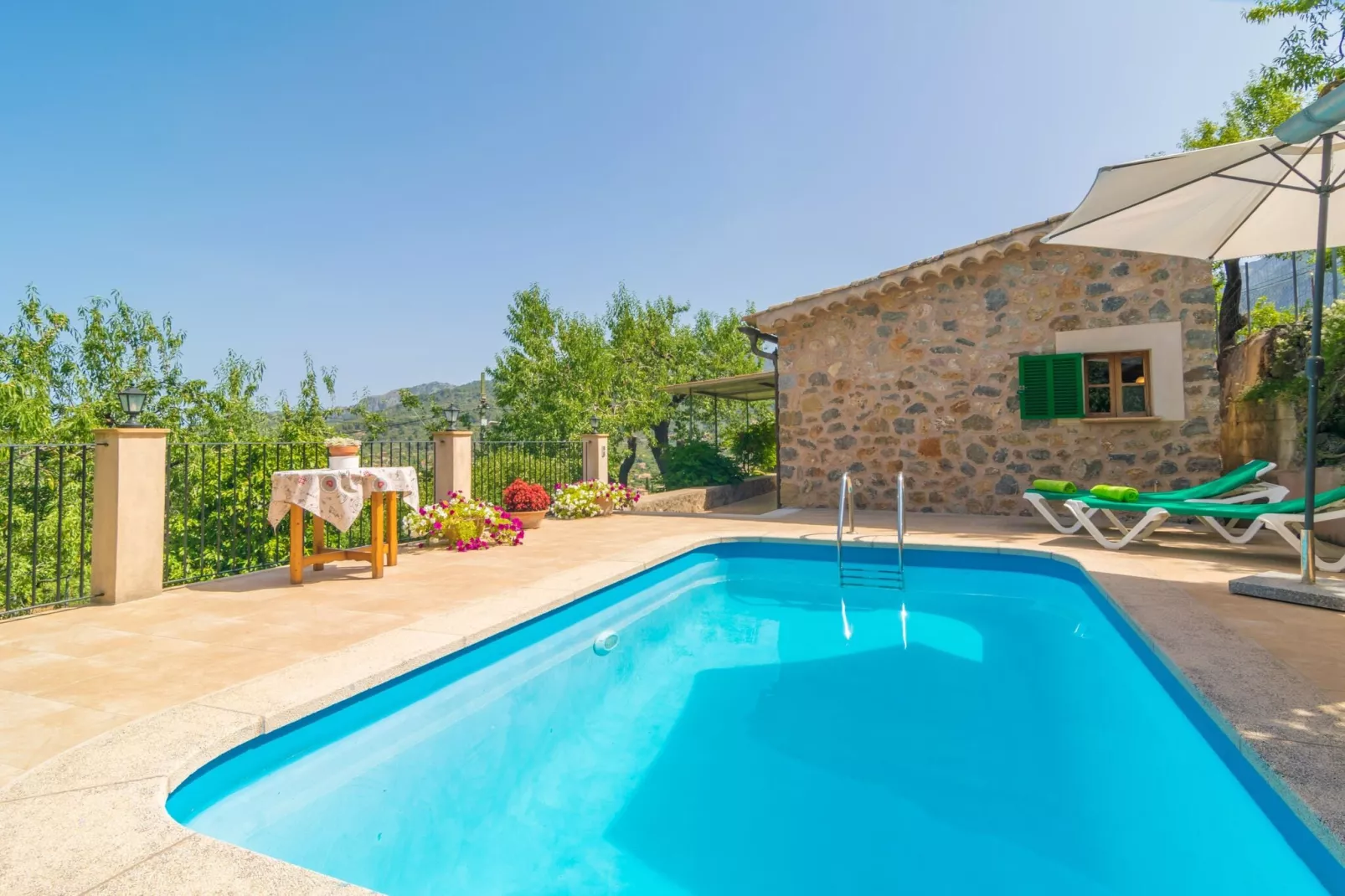 Can Fabiol - Adults Only-Buitenkant zomer