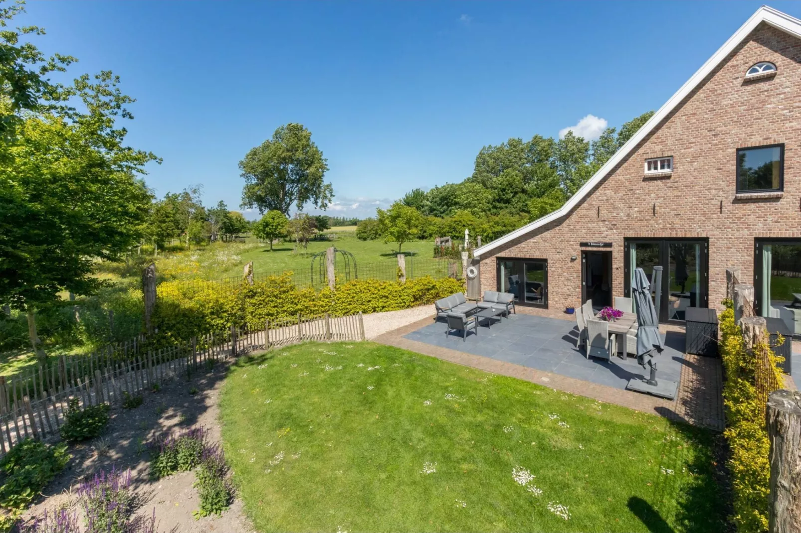 Lepelstraat 18A  Vrouwenpolder "'t Blauwtje"-Tuinen zomer