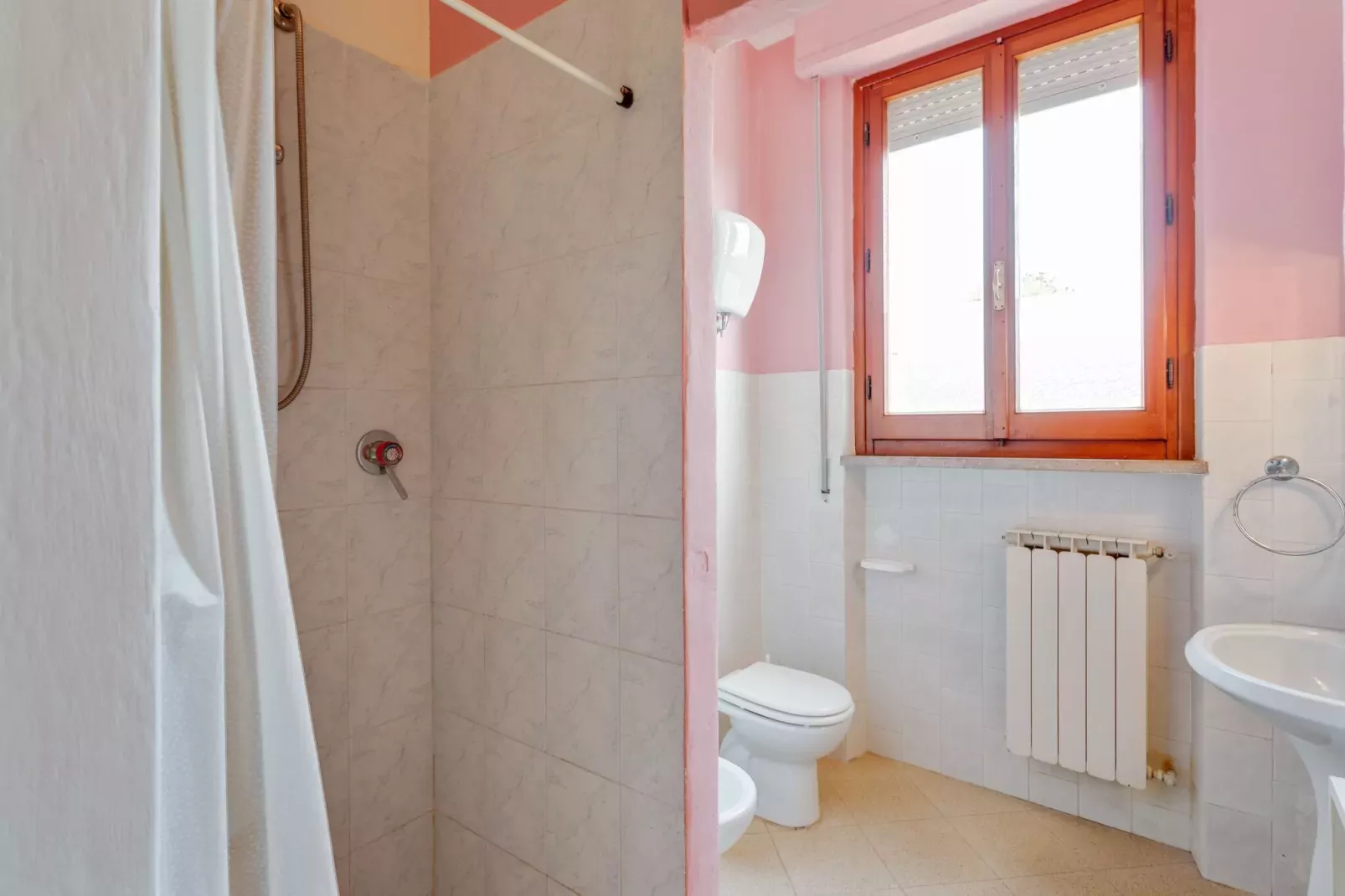 Casa Tommaso - Quadri P T - 8 pax-Badkamer