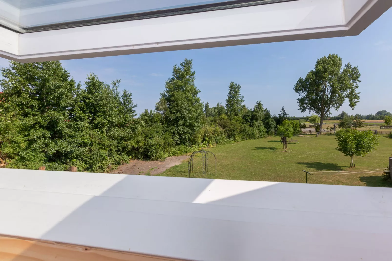 Lepelstraat 18A  Vrouwenpolder "'t Blauwtje"-Uitzicht zomer